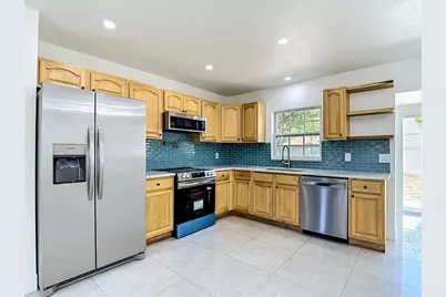 8639 May Circle, Tampa, FL 33614 - Photo 5