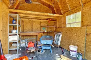 8639 May Cir, Tampa, FL 33614 - Photo 41