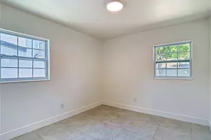 8639 May Cir, Tampa, FL 33614 - Photo 17