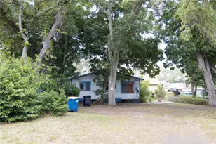 1139 Harveys Ln, Clearwater, FL 33756 - Photo 5