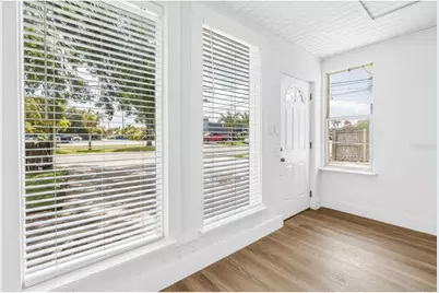 110 NE Monroe Circle N #1, Saint Petersburg, FL 33702 - Photo 3