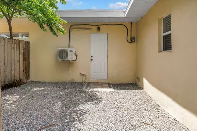 110 NE Monroe Circle N #1, Saint Petersburg, FL 33702 - Photo 39