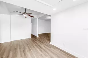110 NE Monroe Cir N, Saint Petersburg, FL 33702 - Photo 11