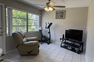 7007 Versailles N, Pinellas Park, FL 33781 - Photo 7
