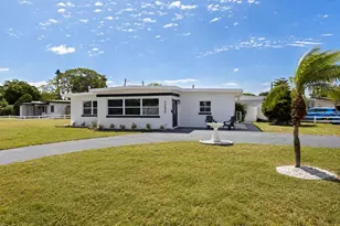1235 45th St N, Saint Petersburg, FL 33713 - Photo 1