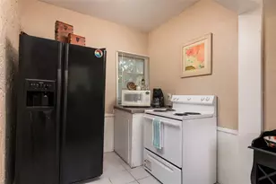 3655 N 1st (Upper Unit) Ave, Saint Petersburg, FL 33713 - Photo 9