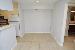 8645 Fancy Finch Dr, Tampa, FL 33614 - Photo 9
