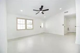 9409 Lonsdale Ct, Tampa, FL 33615 - Photo 21