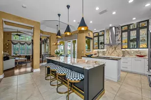 970 Southern Pine Ct NE, Saint Petersburg, FL 33703 - Photo 7