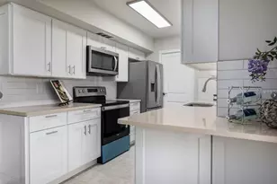 10355 Paradise Blvd, Treasure Island, FL 33706 - Photo 9