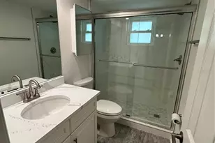4700 Cove Cir, Saint Petersburg, FL 33708 - Photo 21