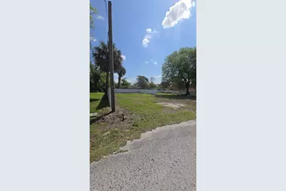 12505 Four Oaks Road, Tampa, FL 33624 - Photo 3