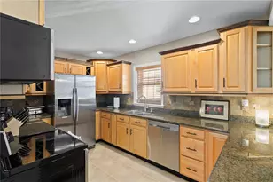 2453 Kingfisher Ln, Clearwater, FL 33762 - Photo 17