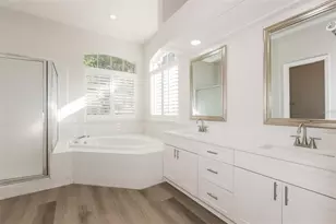 3810 Spruce Pine Dr, Valrico, FL 33596 - Photo 13