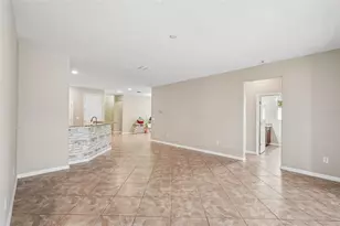 2426 Cumberland Cliff Dr, Ruskin, FL 33570 - Photo 5