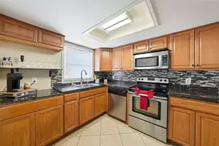 9146 Whitman Ln, Port Richey, FL 34668 - Photo 25