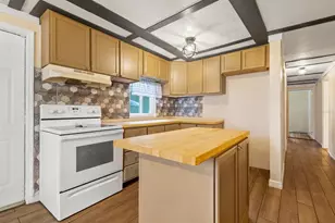 2526 26th St S, Saint Petersburg, FL 33712 - Photo 3