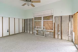 16101 4th St E, Redington Beach, FL 33708 - Photo 9