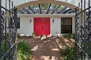 13338 Lake George Ln, Tampa, FL 33618 - Photo 5