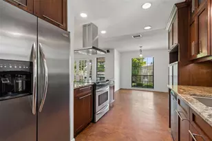 13338 Lake George Ln, Tampa, FL 33618 - Photo 11