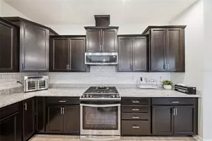 5920 Village Center Dr, Lithia, FL 33547 - Photo 15