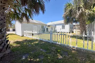 3050 Dupont St S, Gulfport, FL 33707 - Photo 9