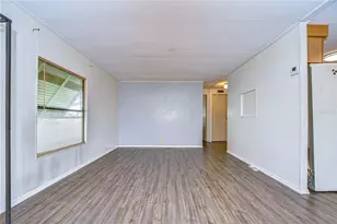 38725 Vulcan Cir, Zephyrhills, FL 33542 - Photo 11