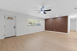 207 W Bougainvillea Ave, Tampa, FL 33612 - Photo 3