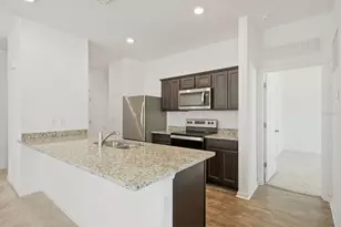 35145 Daisy Meadow Loop, Zephyrhills, FL 33541 - Photo 7