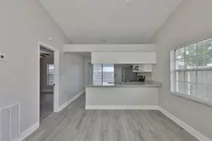 1720 Oak Branch Ct, Brandon, FL 33511 - Photo 5