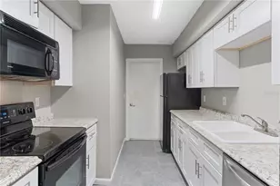 11905 Lakemist Cir, Temple Terrace, FL 33617 - Photo 17