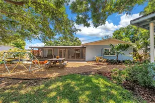 4039 Alberca Way S, Saint Petersburg, FL 33712 - Photo 3