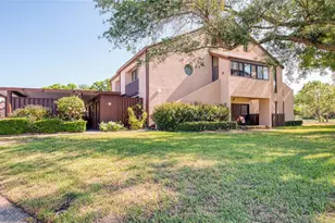 6305 Pelican Creek Crossing, Saint Petersburg, FL 33707 - Photo 1