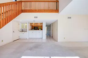 6305 Pelican Creek Crossing, Saint Petersburg, FL 33707 - Photo 7