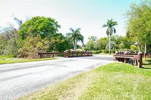 6305 Pelican Creek Crossing, Saint Petersburg, FL 33707 - Photo 27