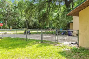 2548 Cr 422, Lake Panasoffkee, FL 33538 - Photo 27