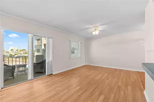 285 107th Ave, Treasure Island, FL 33706 - Photo 9