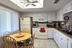 2532 Royal Pines Cir, Clearwater, FL 33763 - Photo 5