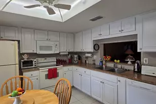 2532 Royal Pines Cir, Clearwater, FL 33763 - Photo 7