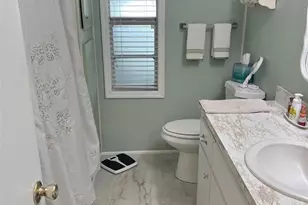 71 Royal Palm Cir, Largo, FL 33778 - Photo 23