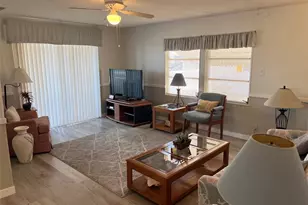 71 Royal Palm Cir, Largo, FL 33778 - Photo 19