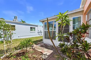 325 Sky Loch Dr W, Dunedin, FL 34698 - Photo 27