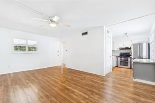 325 Sky Loch Dr W, Dunedin, FL 34698 - Photo 9