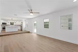 4704 W Brookwood Dr, Tampa, FL 33629 - Photo 13