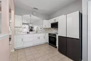3566 High Hampton Cir, Tampa, FL 33610 - Photo 9