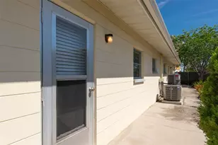 11095 2nd St E, Treasure Island, FL 33706 - Photo 19