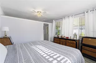 10801 W Elbow Dr, Tampa, FL 33612 - Photo 13