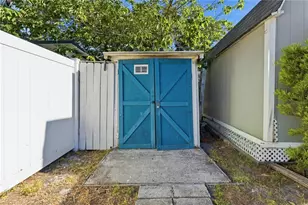 10801 W Elbow Dr, Tampa, FL 33612 - Photo 29