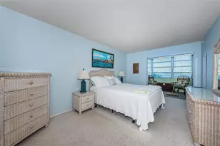 4750 Cove Cir, Saint Petersburg, FL 33708 - Photo 5