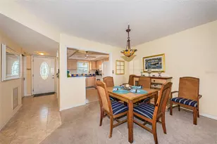 4750 Cove Cir, Saint Petersburg, FL 33708 - Photo 13